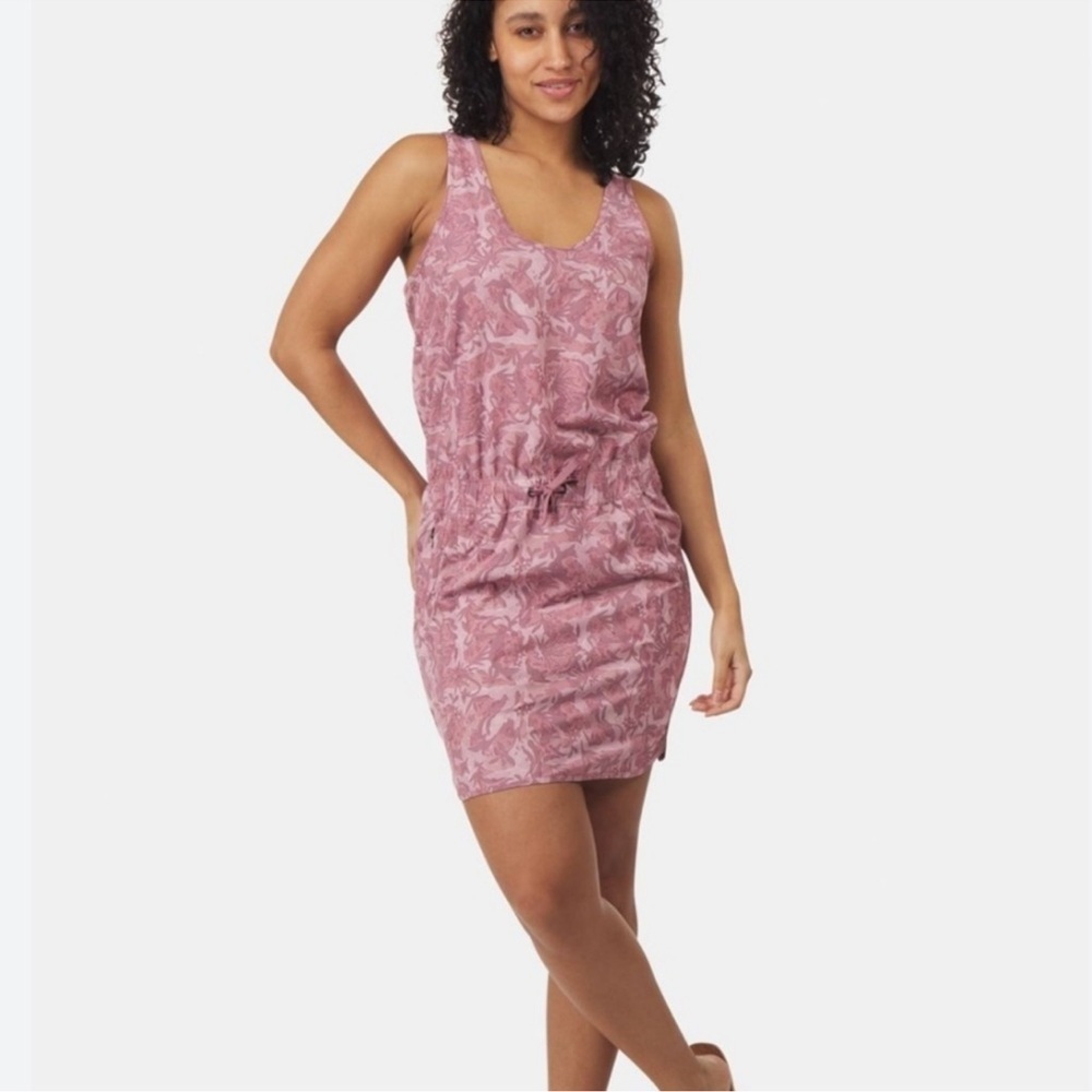 NWT Patagonia Fleetwith Pink Patterned Athletic Dress